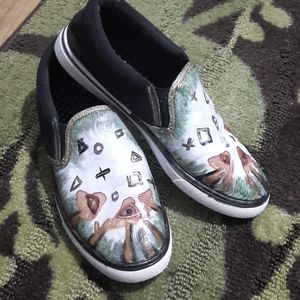 Charles Albert size 10 custom painted mushroom design